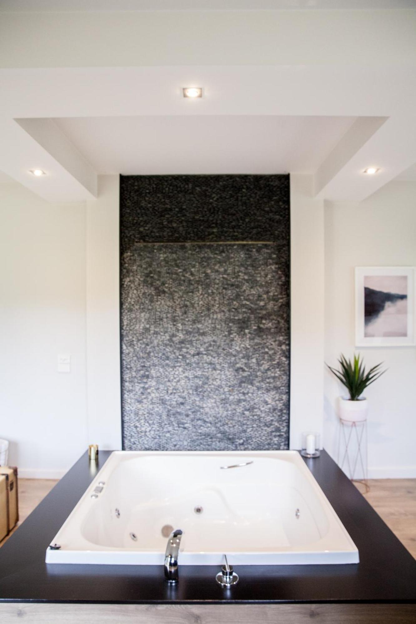 Polperro Villas Red Hill Room photo