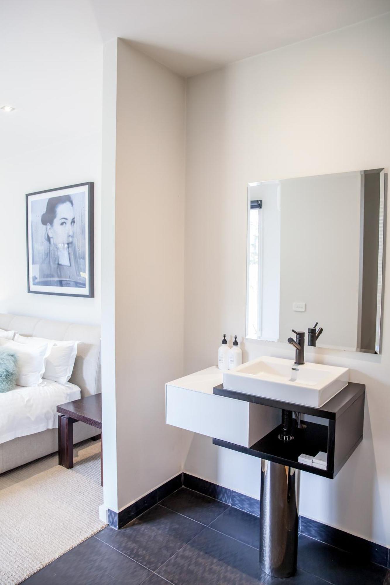 Polperro Villas Red Hill Room photo