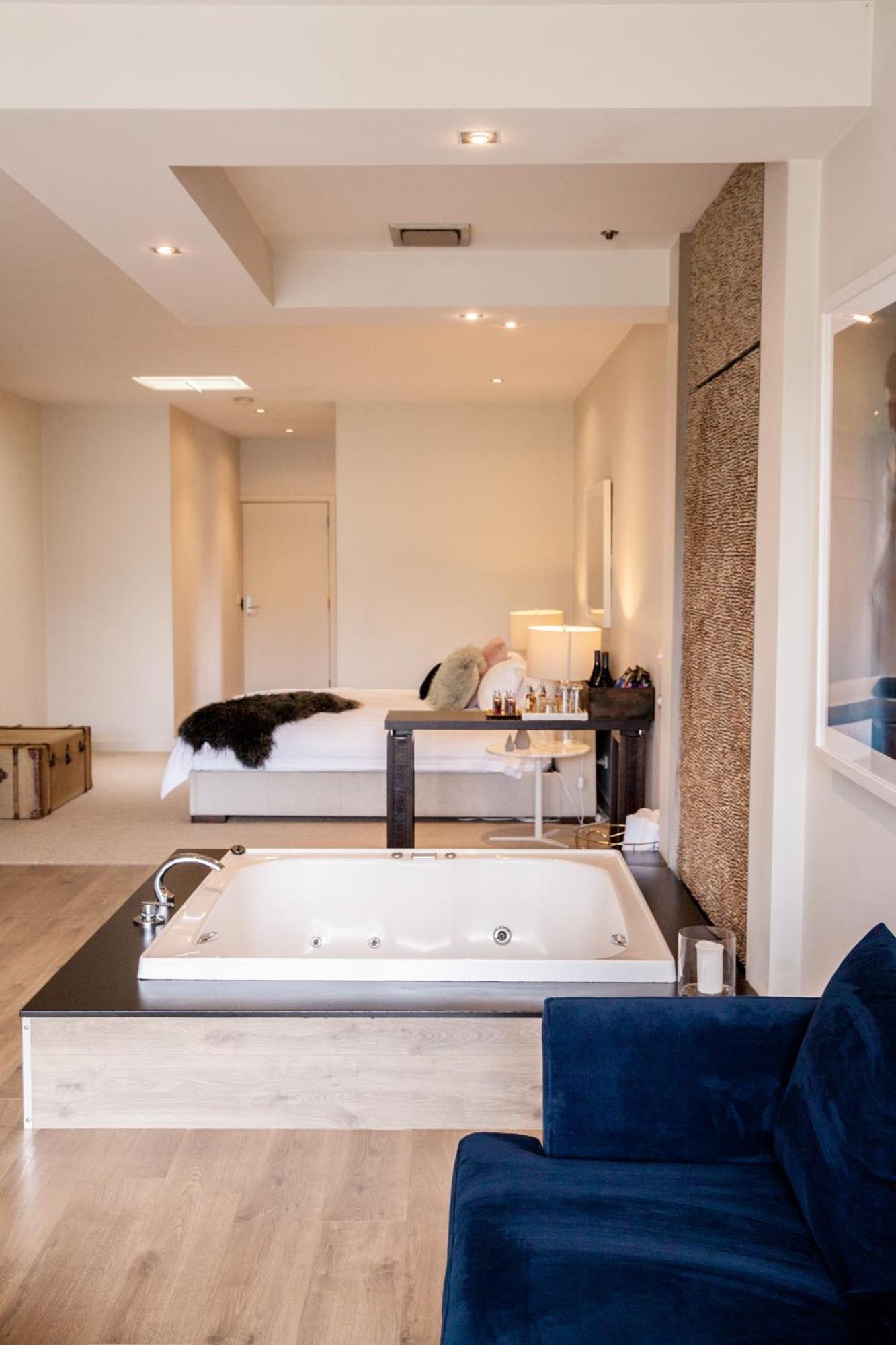 Polperro Villas Red Hill Room photo