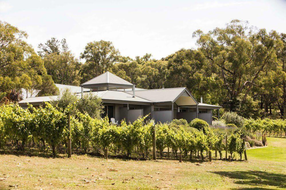 Polperro Villas Red Hill Exterior photo